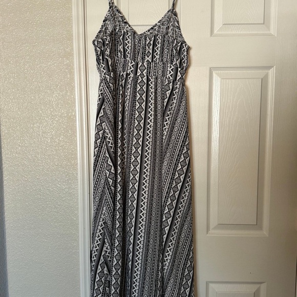 Bundle 2 Summer Dresses - Picture 6 of 9